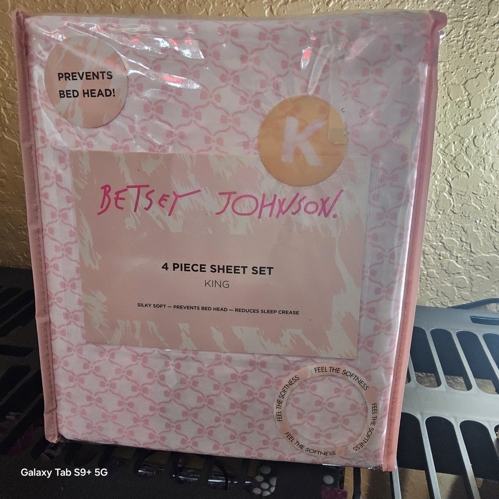 Betsey Johnson Pink Sheet Set
